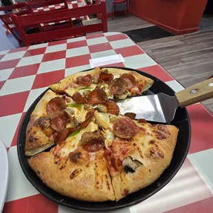 Super pizza, fresh crust!