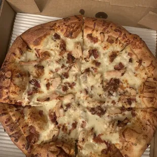 Grilled Chicken Ranch Pizza