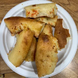 a plate of pizza