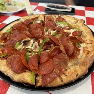 Greek&apos;s Special Pizza