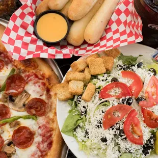 Greek&apos;s Pizzeria Meal