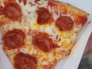 Greek's Pizzeria