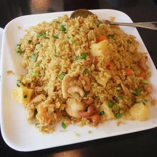 Pineapple Curry Fried Rice - if you are a fan of curry and fried rice, you must have this!