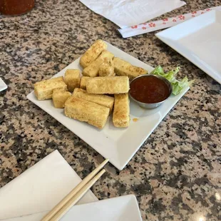 Fried tofu and sauce