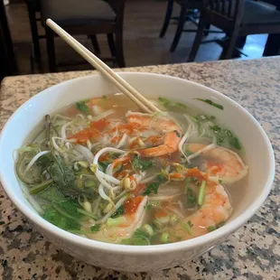 Pho Tom ( shrimp noodle soup )