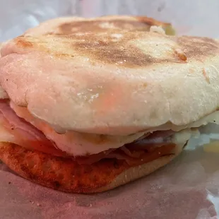 The BEST breakfast sandwich with egg, cheddar and ham!!