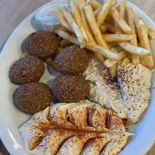 Falafel &amp; Hummus