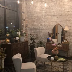 Yes, the ladies room really is that nice!