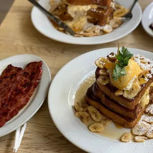 Turkey bacon  Bananas foster French toast