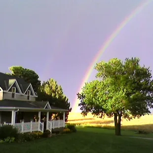 1905 Farmhouse hosting people, events and weddings.