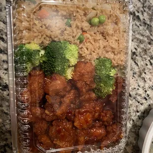 C14. General Tso&apos;s Chicken Combo Plate