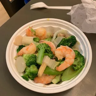 Steamed vegetables and shrimp