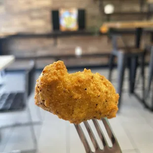 food, chicken wings and fried chicken