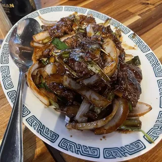 Beef With Green Scallion And Ginger