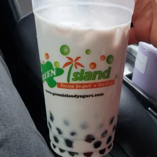 Tara milk tea, too sweet and stale old boba, so disappointing!