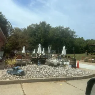 Huge outside seating area. Peaceful