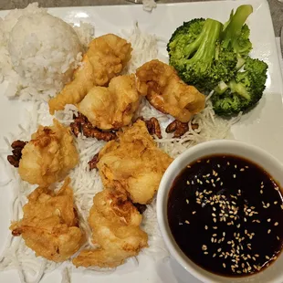 Crispy Jumbo Shrimp with Honey Sesame Sauce
