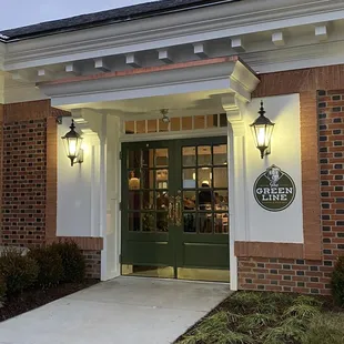 Back entrance, this is where you should enter from!