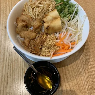 R7. Combination Vermicelli Bowl