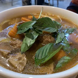 C5. Vegan Beef Stew with Yellow Noodle