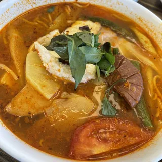 F16. Vietnames Sweet & Sour Soup
