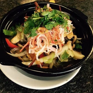 R12. Stir Fried Beef & Macaroni Noodle on Sizzling Plate