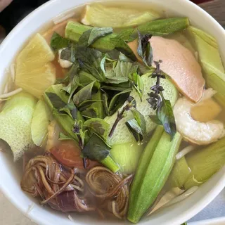 F16. Vietnames Sweet & Sour Soup