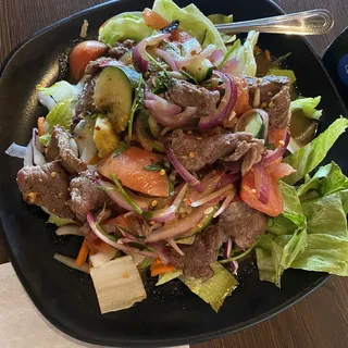 Grilled Beef Salad*
