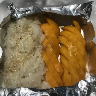 Sweet Coconut Sticky Rice With Mango