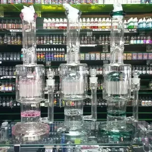 New 24 inch waterpipe with 42 arm tree perk. Super solid piece