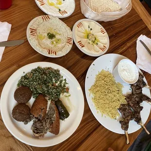 We got the appetizer Green Olives Maza and 4 Lamb Chops entree. sO gooood