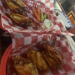 chicken wings and fried chicken, food