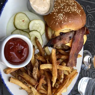 Black Angus Bacon Cheeseburger