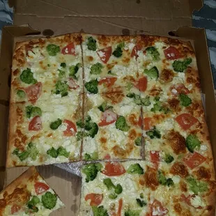 2 Italian white pizza you can taste every seasoning definitely definitely a five star keep up the good work