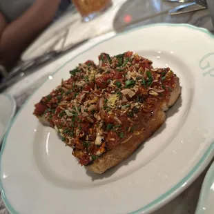 Tuna tar tar on toast