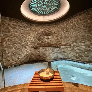 Hot and cold tubs with jets