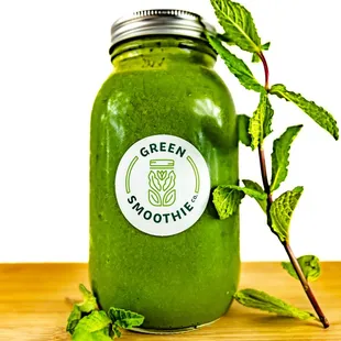 Our 32oz Green Smoothie which comes with a reusable mason jar!