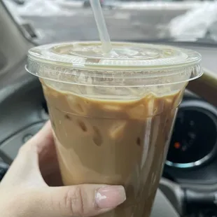 Caramel iced latte medium