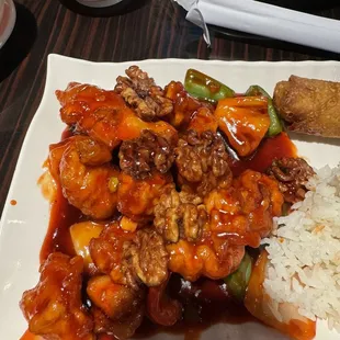 House pecan chicken. It tasted like sweet and sour chicken with walnuts on top. Not good.