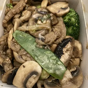 BE17. Beef Fresh Mushroom. Lots of food just a bit watery and not very flavorful. I added lots of chili oil.