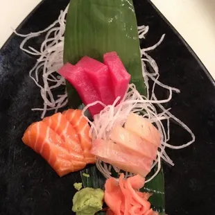 a plate of sushi