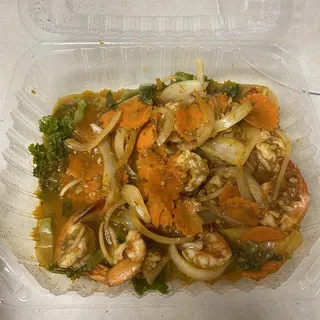 27. Stir-Fried Spicy Lemongrass Shrimp with Onion & Carrot