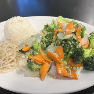 Broccoli and rice with hot garlic sauce