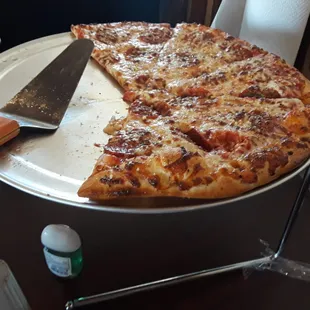 14" pepperoni. Good, but nothing special. Didn't make me say, "Mmmmm"