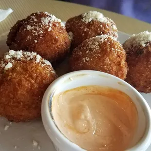 Mac N Cheese Poppers