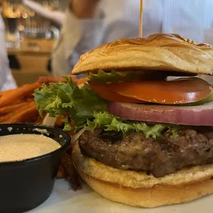Pour House Burger