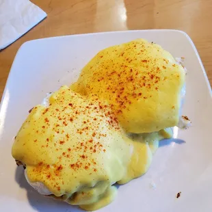 Biscuit benedict