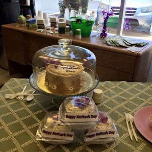 Carrot cakes for mothers' day at New Life Health Center in Tucson