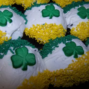 Happy St. Pat&apos;s Day to all!  Here&apos;s to the Green, white &amp; gold!