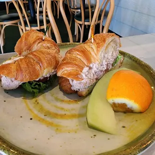 Tuna sandwich